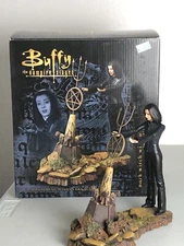 Diamond Select Buffy Vampire Slayer Dark Witch Willow Statuette figurine *READ*