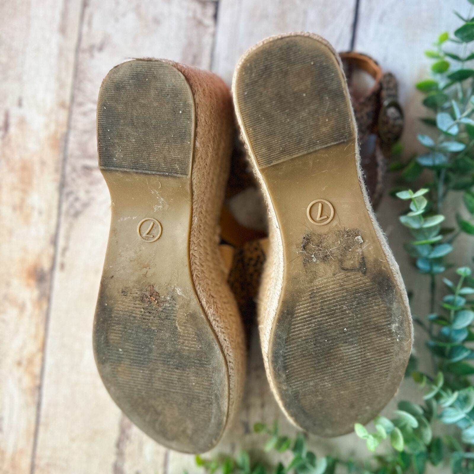 Universal Thread platform sandals size 7 - image 4