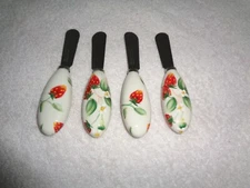 4 Harry and David Strawberries Spreaders Knives