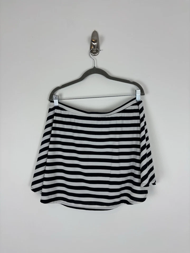 Nuevo con etiquetas Parte inferior de natación con falda tórrida talla 1x negro blanco a rayas patinador cintura alta Foto 3 de 4