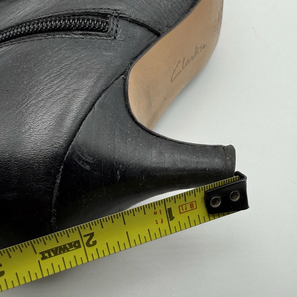 Clarks Botín Zapatos de Cuero Negro Tacón de Gatito Cremallera Lateral Talla 7 Foto 3 de 4