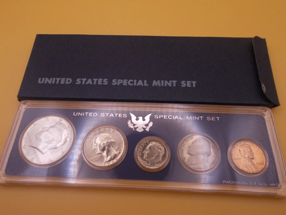 1965, 1966, 1967 Lot of 3 U.S. Special Mint Sets (SMS) 15 Coins Total, OGP Lot A - Image 4 of 4