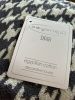 BNWT DEYONGS CHARCOAL MIX DOGTOOTH TOWEL 50 x 85cm