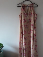 Style Fashion Label Dress  Womens  Medium Floral Lined Tie Waist V Neck New Tag