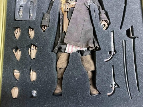 Captain Jack Sparrow Pirates Of The Caribbean DX06 Hot Toys 30cm Action Figure - Picture 4 of 6
