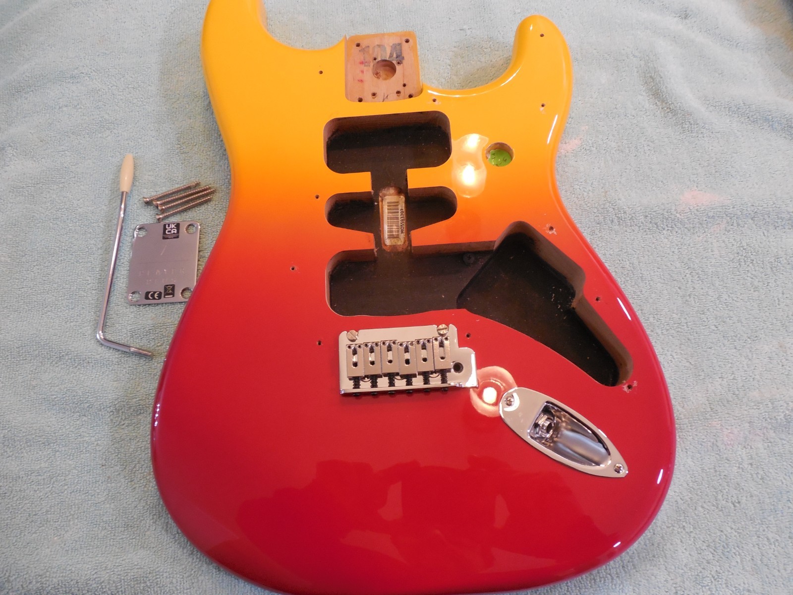 Fender Stratocaster Player Plus MIM Body w/Hardware Tequila Sunrise Pristine