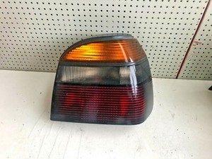 1H6945112B Rücklicht rechts Original!!  VW Golf 3 Limousine in dunkel