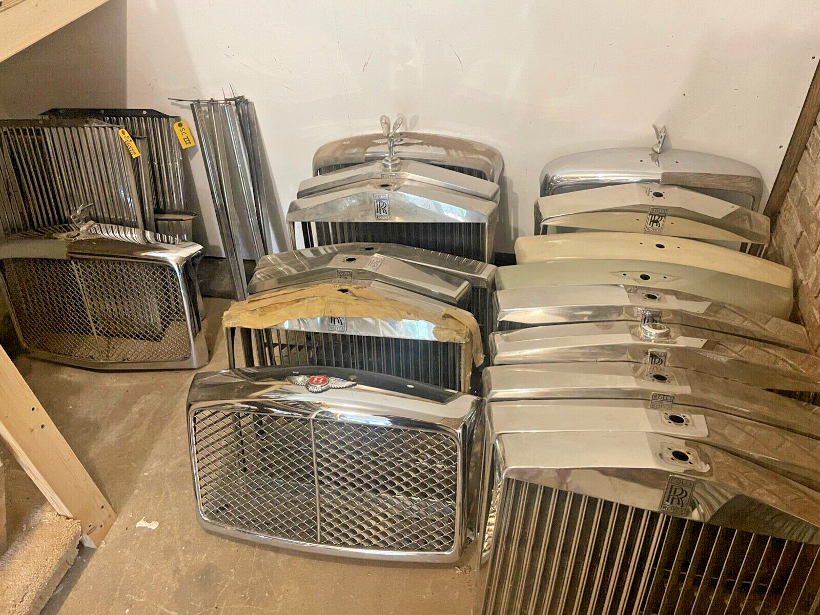 BENTLEY GRILL BAFFLE. WORLDS LARGEST USED 1946 TO 1965 ROLLS ROYCE INVENTORY