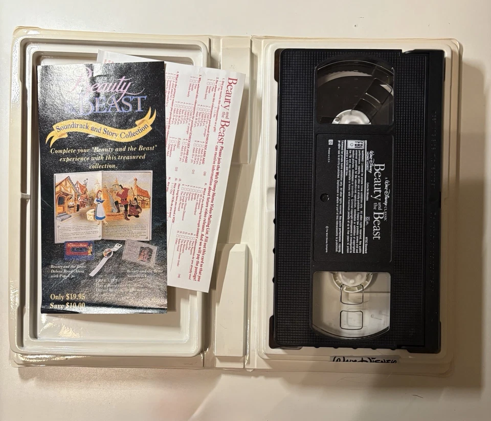 **RARE** **MISPRINT** Beauty and The Beast (VHS, 1992, Black Diamond Classic) - Image 3 of 4