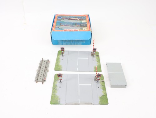 Märklin H0 7592 K Bahnübergang mit Andreaskreuz Halbschranke +Zusatzteil geprüft | Zustand: Gebraucht