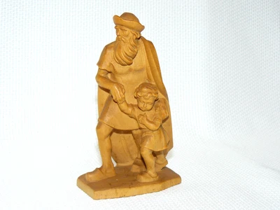 alte geschnitzte Erzgebirge Holzfigur Krippenfigur Vater o. Schäfer mit Kind - Bild 1 von 4