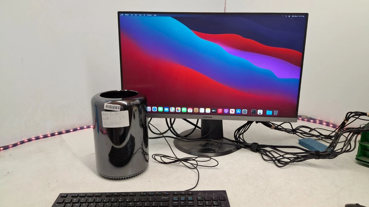 Preços baixos em Computadores desktops e all-in-one Apple Mac Pro