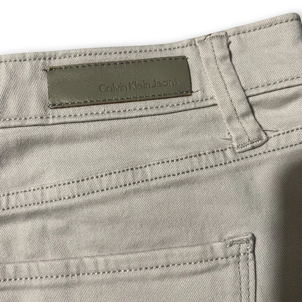 Pantalones cortos grises para mujer Calvin Klein Jeans - talla 26 Foto 4 de 4
