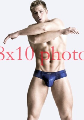 ATHLETIC GUYS #837,BARECHESTED,SHIRTLESS,beefcake,gay interest,male