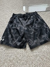 Boys Under ARMOUR Shorts Size XL