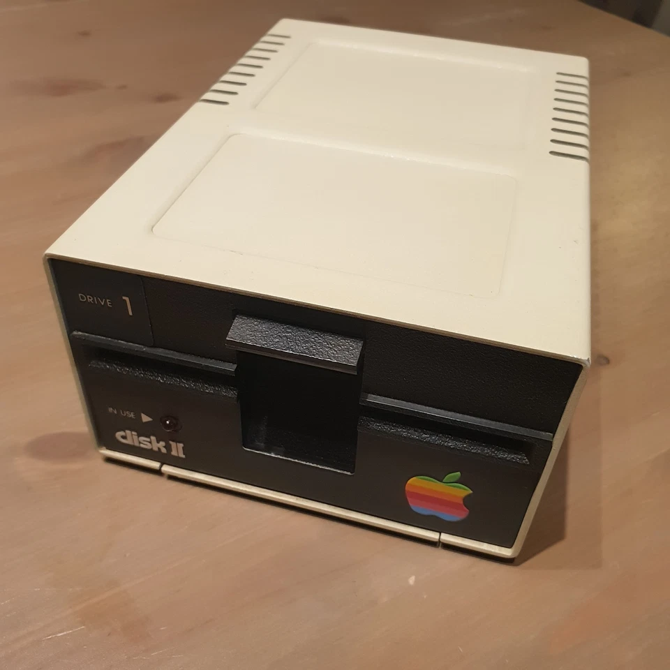 Apple Disk II - Floppy Disk  5 1/4 - A2M0003 - Ottime Condizioni- Non Testato - Immagine 2 di 4