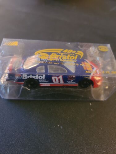 Action Bristol 40th Anniversary Cheez-It 1:64 Scale  - Picture 1 of 4