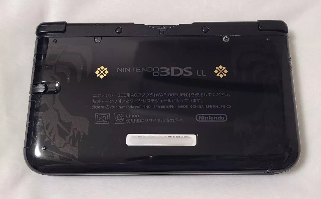 Nintendo　3DS Restored Ninetendo 3DS XL 4 Yoshi Edition 4 GB with Green