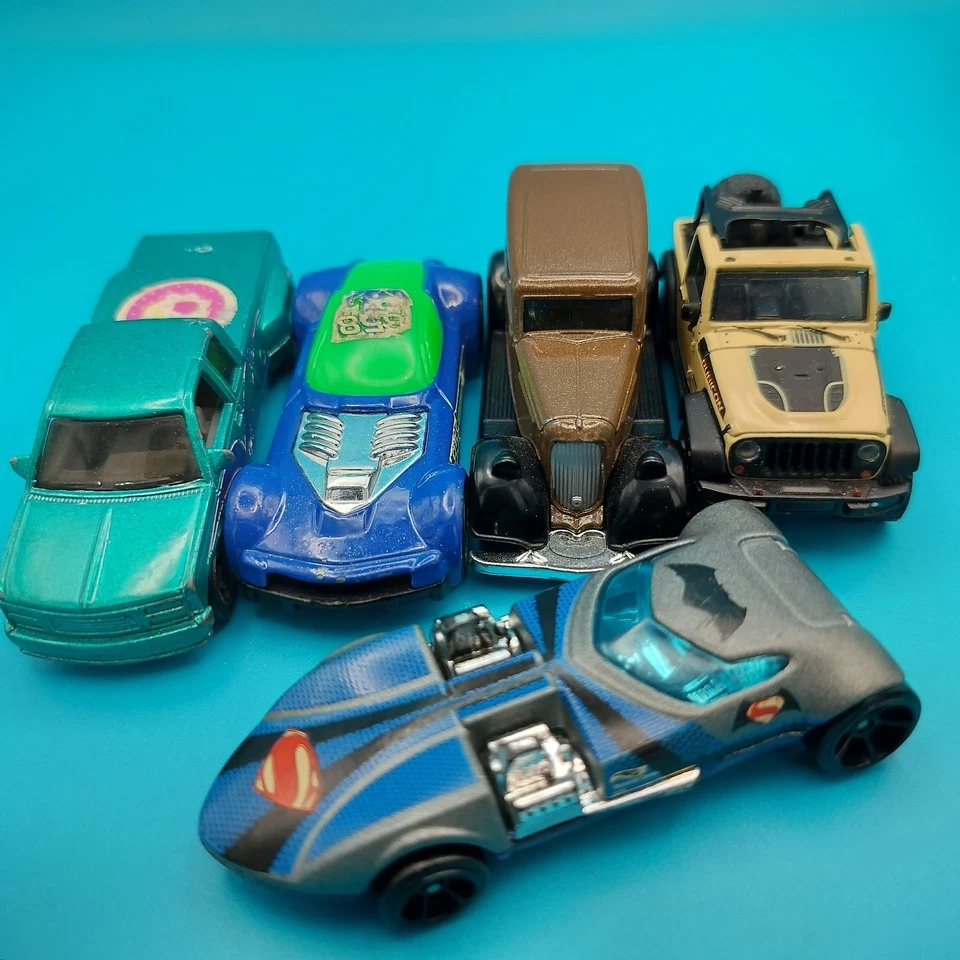 Diecast Car 1:64 Mix Lot of 5 Police Superman Batman Truck Jeep Rubicon - Image 2 of 4
