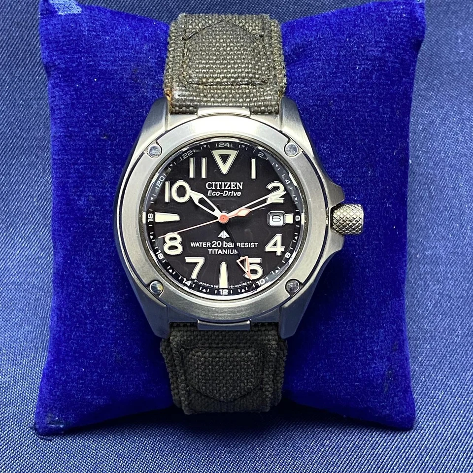 RARO Reloj Citizen Eco Drive Promaster GMT Titanio Fecha Esfera Negra Nylon Hombres Foto 3 de 4