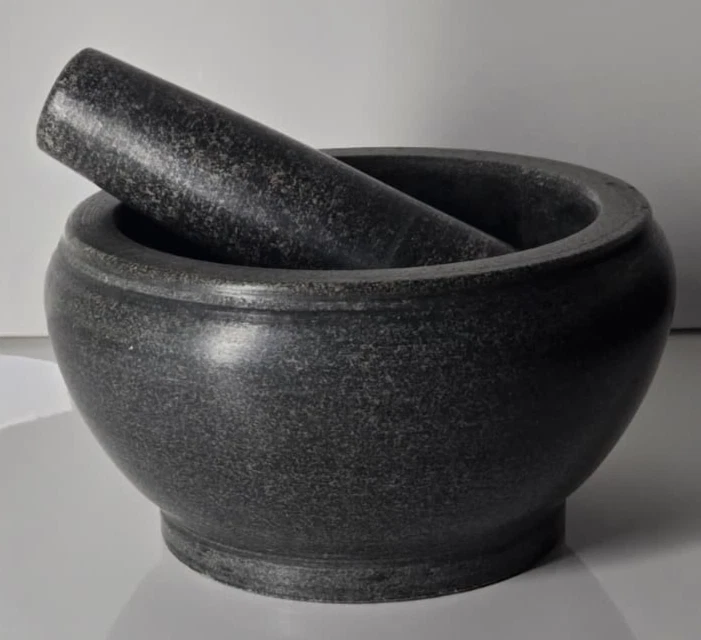 Juego de mortero y mortero de granito - 6" de diámetro, molinillo de piedra natural de alta resistencia Foto 3 de 4