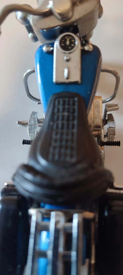 Harley Davidson Electra Glide Blau-Metallic 1:15 Motorrad-Modell Matchbox 1992 - Bild 2 von 4