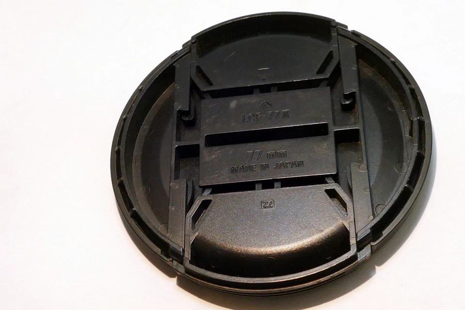 Sigma 77mm lens front cap (snap on type) for DG OS 70-200mm - OEM - Image 2 of 3