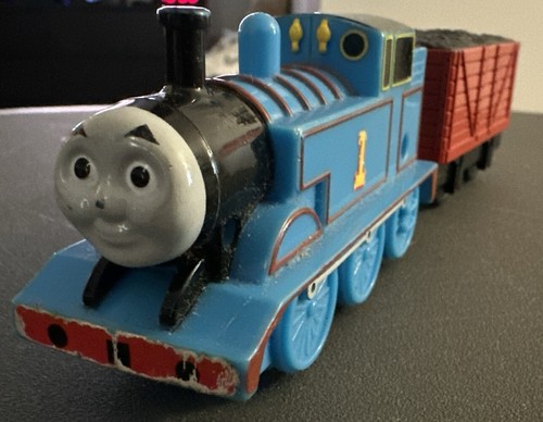 Plastic Thomas Train & Red Coal Car Cake Topper Decopac 2011 Gullane - Picture 2 of 6