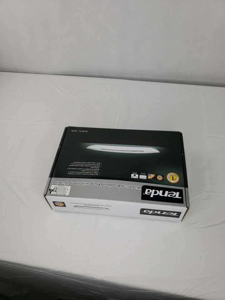 Tenda W268R 150 Mbps 4-Port 10/100 Wireless-N Broadband Router  - Image 3 of 4