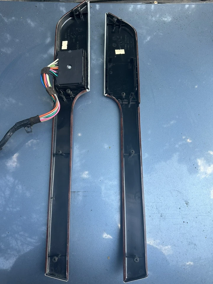 1999 Mercury Grand Marquis porta frontal inserções de acabamento de madeira - Imagem 2 de 3