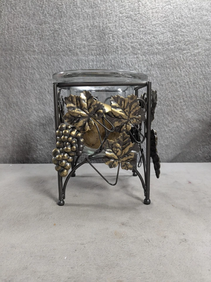 Candelabro de vidrio y alambre Cedar Creek Collections con vela de 7" de alto Foto 4 de 4