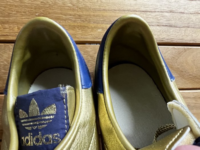 d.i.a. 　希少　ギャル系　adidas 激レア　ギラギラゴールド　平成　系 Deadstock Vintage 90's adidas Country Gold Navy Made in