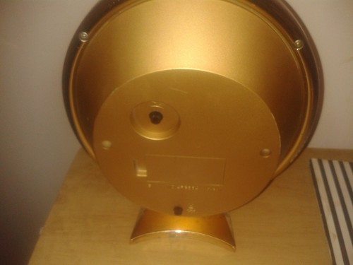 Gold tone plastic Rhythm quartz Japan manel clock. Might need attention(D16) - Picture 5 of 7