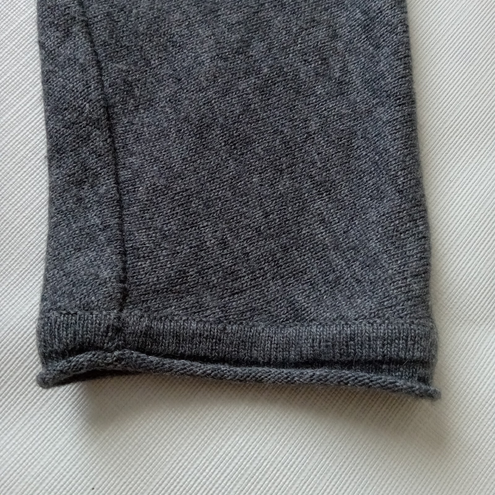 BCBGMaxAzria Solid Grey Long Sleeve Lightweight W… - image 9