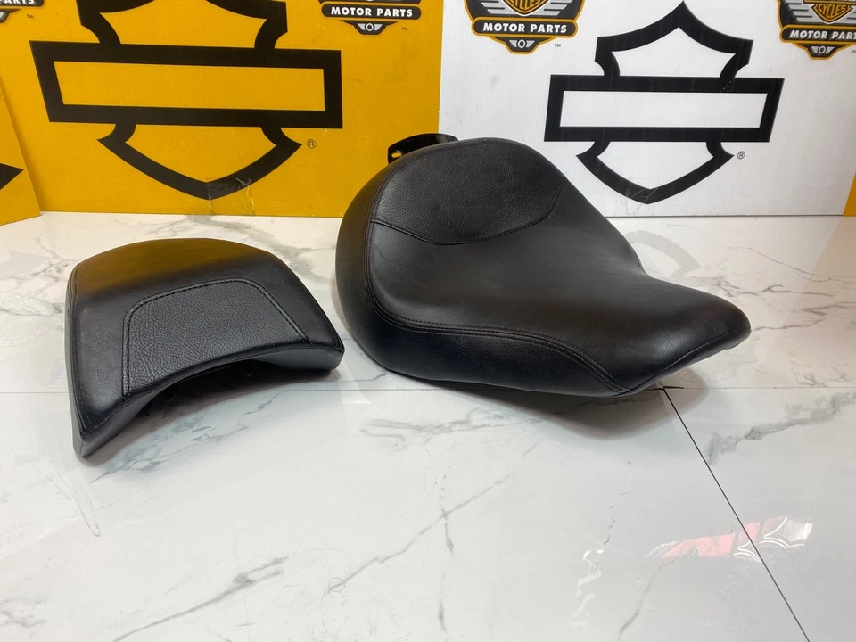 Asiento de pasajero Harley Softail Fat Boy estándar Cross Bones genuino 06-17 pasajero Foto 2 de 4