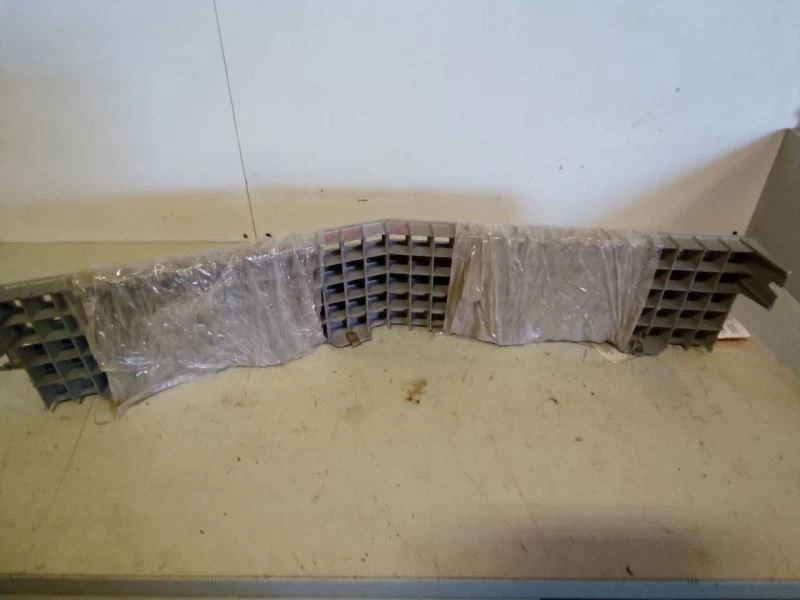 Grelha superior compatível com 79 Cadillac 166049 - Imagem 2 de 4