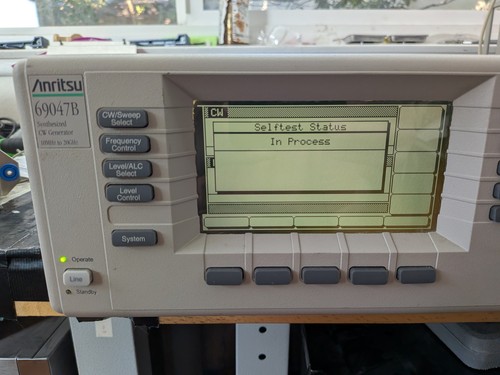 Anritsu 69047B Signal Generator 10Mhz-20/40 GHz Custom! Low Phase Noise! - Picture 3 of 4