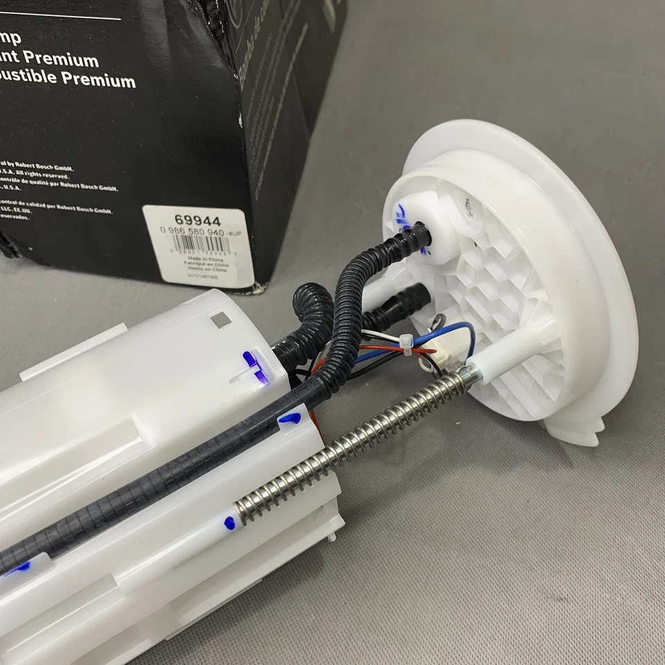 For VW Beetle Eos Golf Jetta Rabbit 69944 GENUINE Bosch Fuel Pump Assembly - Image 2 of 4