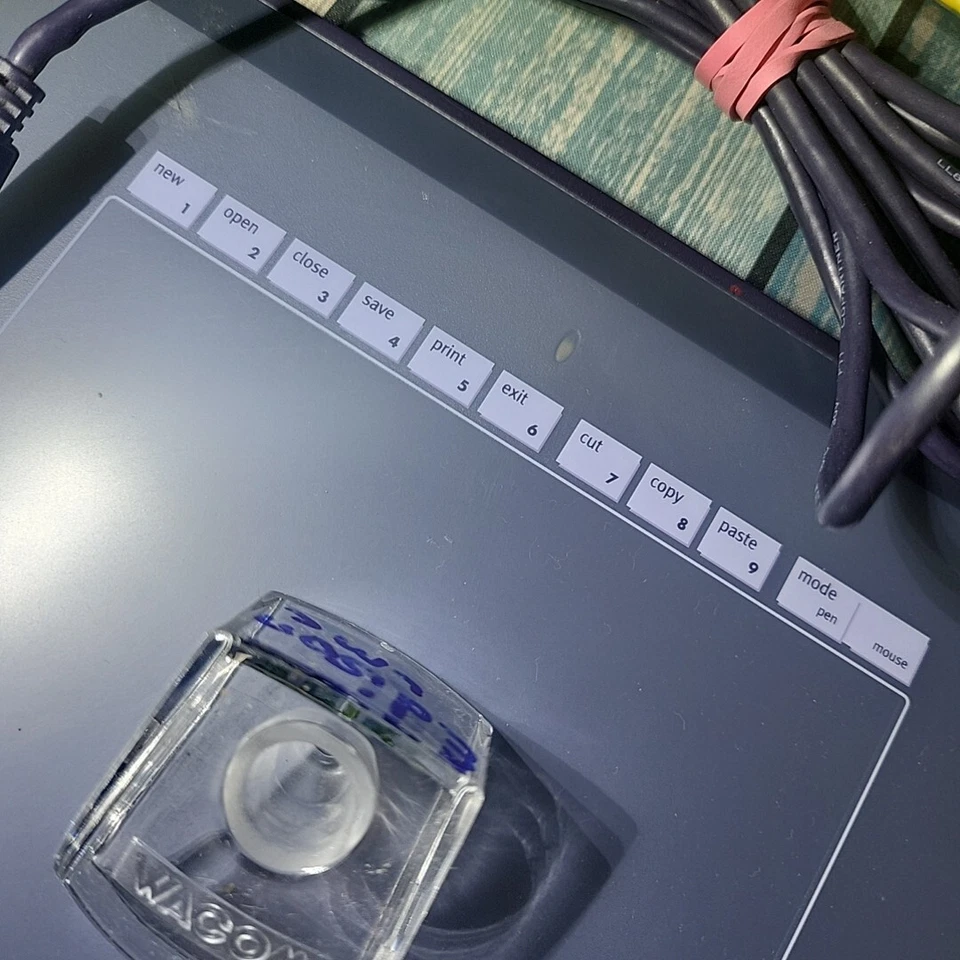 Wacom Intuos 2: 4 x 5 USB Graphics Tablet (XD-0405-U), Pen Stand & Orig Box ONLY - Image 3 of 4