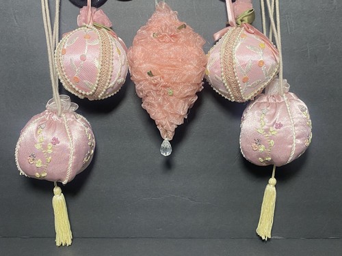 Vtg Victorian Pink Plush Ornaments Pink Balls Pearls Floral Dangle Christmas - Picture 12 of 15