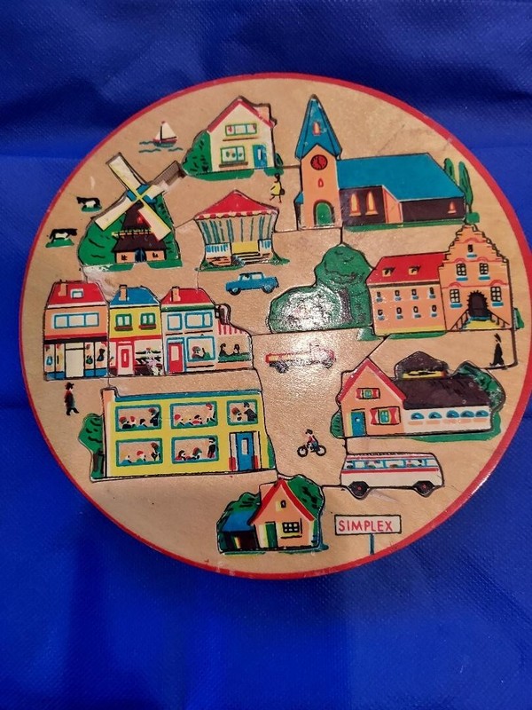 VINTAGE SIMPLEX WOODEN ROUND PUZZLE TOWN MADE IN HOLLAND