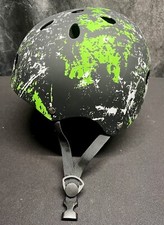 Schonend gebrauchter Jugend Fahrradhelm mit Farbspritzern Design für Größe 3 & älter