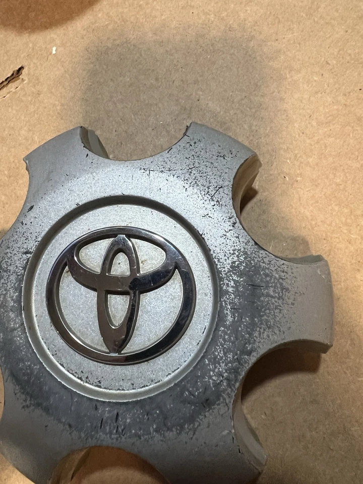 05 06 07 08 09 10 11 12 13 14 15 TOYOTA TACOMA OEM 6 lug Center Cap 42603-ad060 Foto 4 de 4