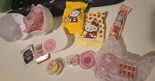 MGA MiniVerse Make It Mini HELLO KITTY Tiered Cake, Unblinded New