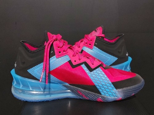 Nike Lebron XVIII 18 Low 'Fireberry' Negro Rosa Zapatilla Para Hombre Talla 10- Nuevo en Caja - Imagen 7 de 8