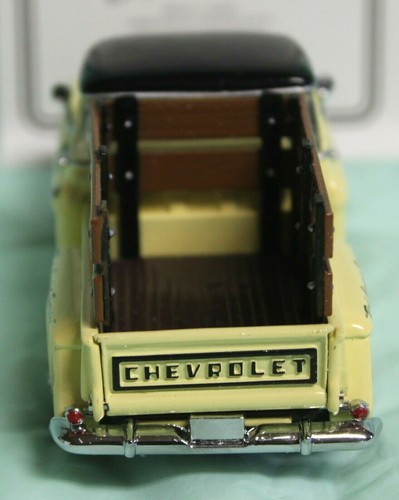 MATCHBOX COLLECTIBLES YRS05-M 1957 CHEVY 3100 DIXIE OIL & GAS W/COA DATED 1996 - Picture 4 of 8