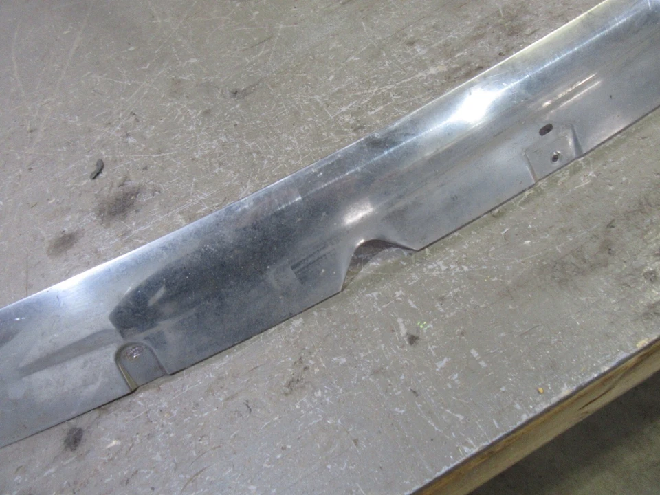 Chevrolet Malibu 1980 1981 exterior inferior cubierta moldura pieza Foto 3 de 4