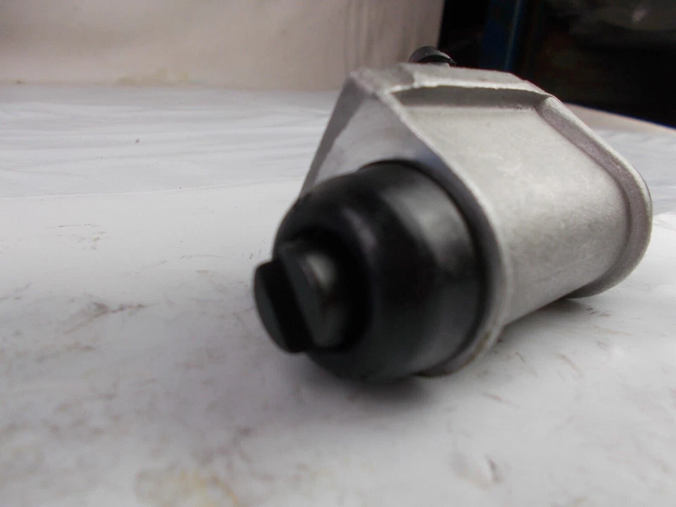 Cilindro de rueda de freno de tambor trasero derecho CARQUEST WCA37961 se adapta; Daihatsu Geo Suzuki Foto 4 de 4