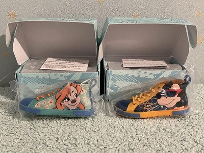 Disney Lacers Vol.3 Max Roxanne Secret Figure Set Open Box Disney Lacers Vol.3 Max Roxanne Secret Figure Set Open Box