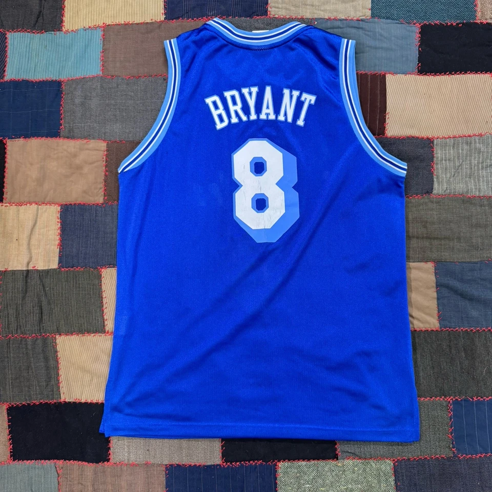 Camiseta KOBE BRYANT LOS ANGELES LAKERS NBA clássica madeira Reebok azul masculina tamanho M - Imagem 3 de 4